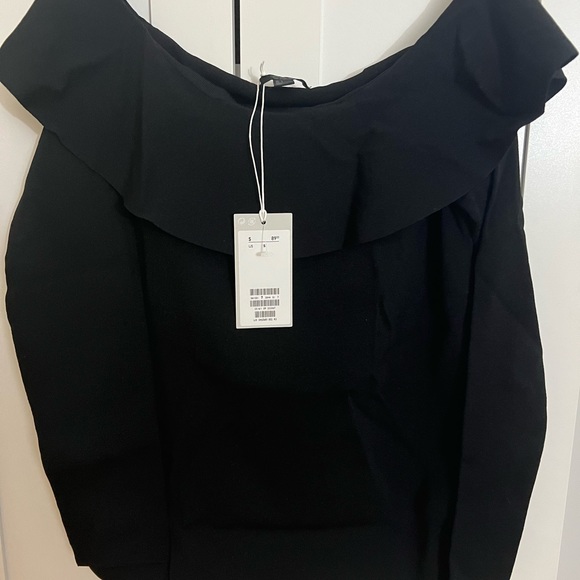 NWT off shoulder long sleeve top - Picture 2 of 5